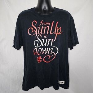 Nike Lebron James LBJ Virescit Vulnere Virtus Sun Up Sun Down Black Shirt XXL